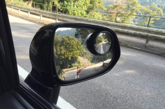 為什么汽車(chē)左右后視鏡長(cháng)得不一樣？