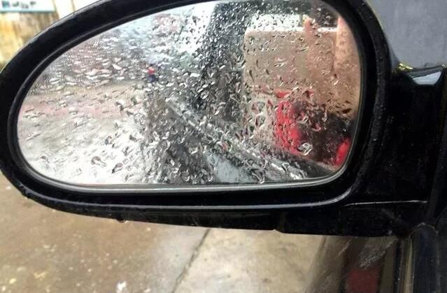 汽車(chē)車(chē)窗跟后視鏡要不要安裝雨眉防水？